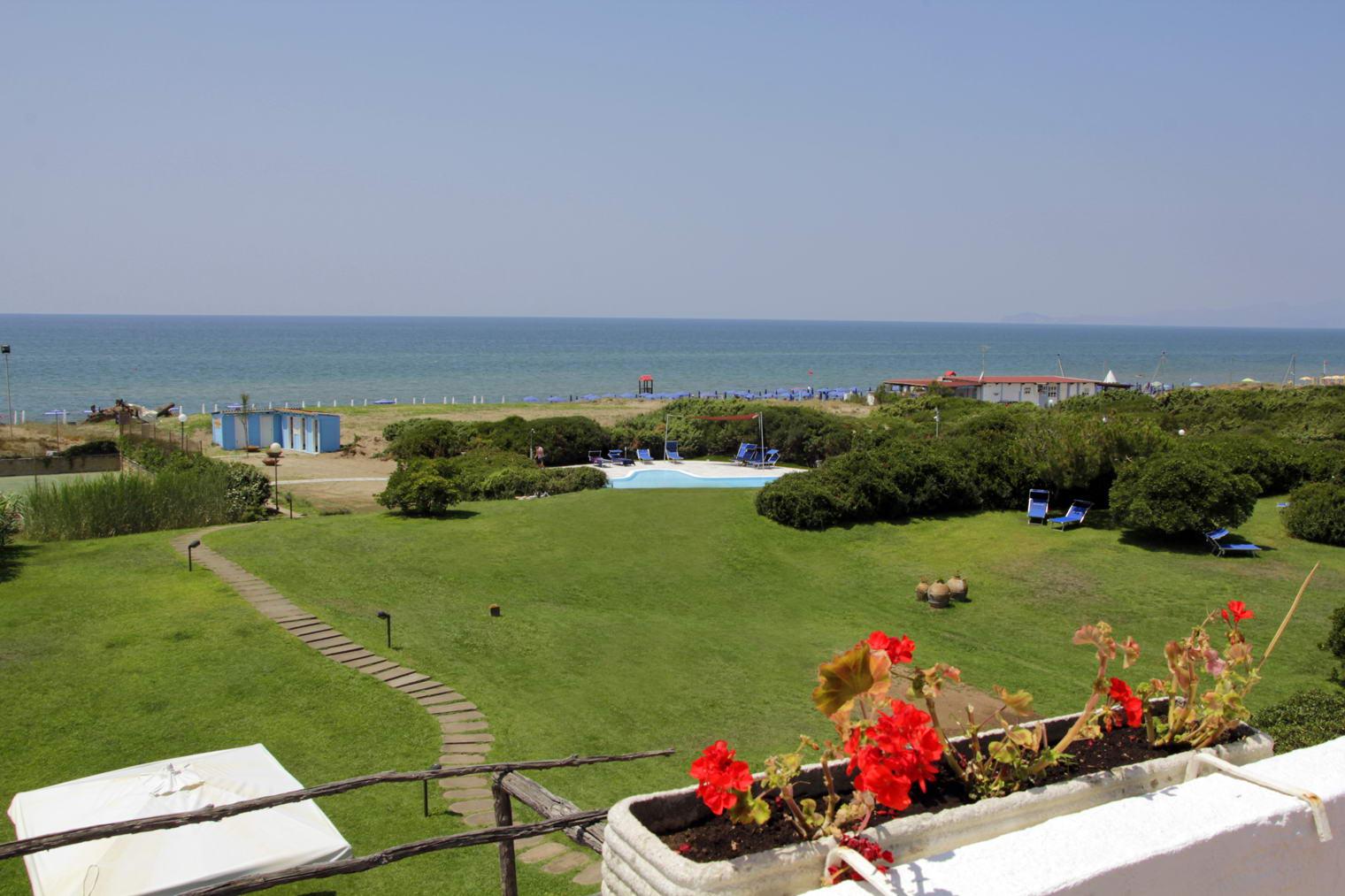Hotel Della Baia Baia Domizia Dış mekan fotoğraf