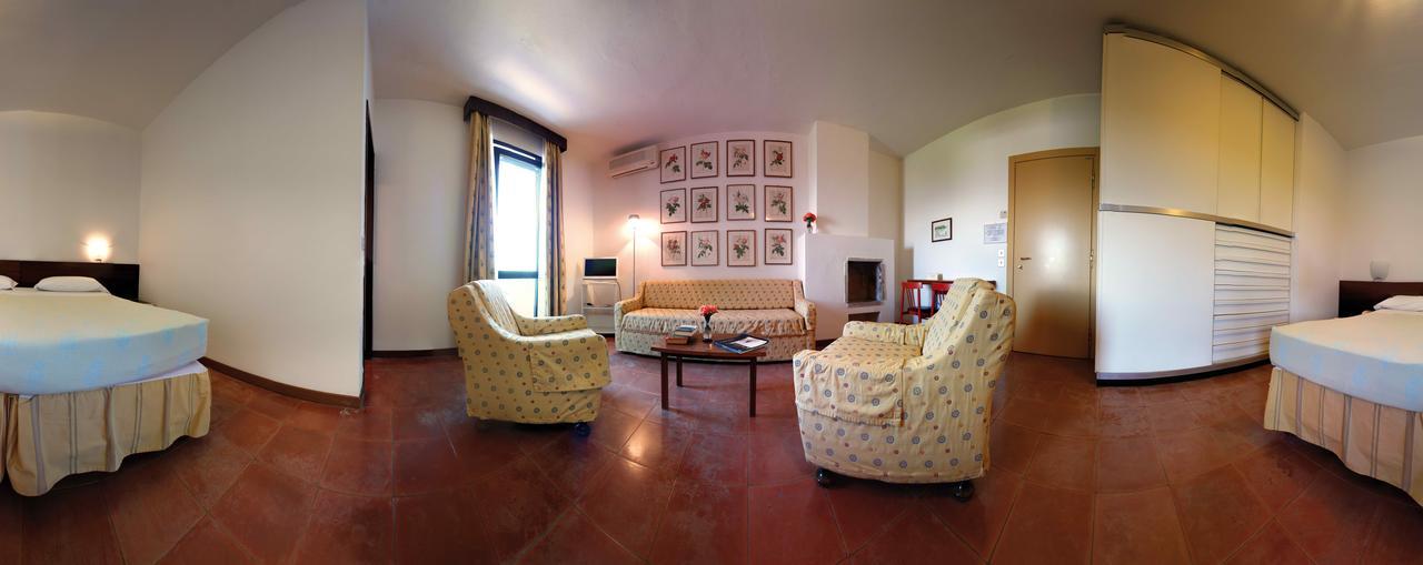 Hotel Della Baia Baia Domizia Dış mekan fotoğraf
