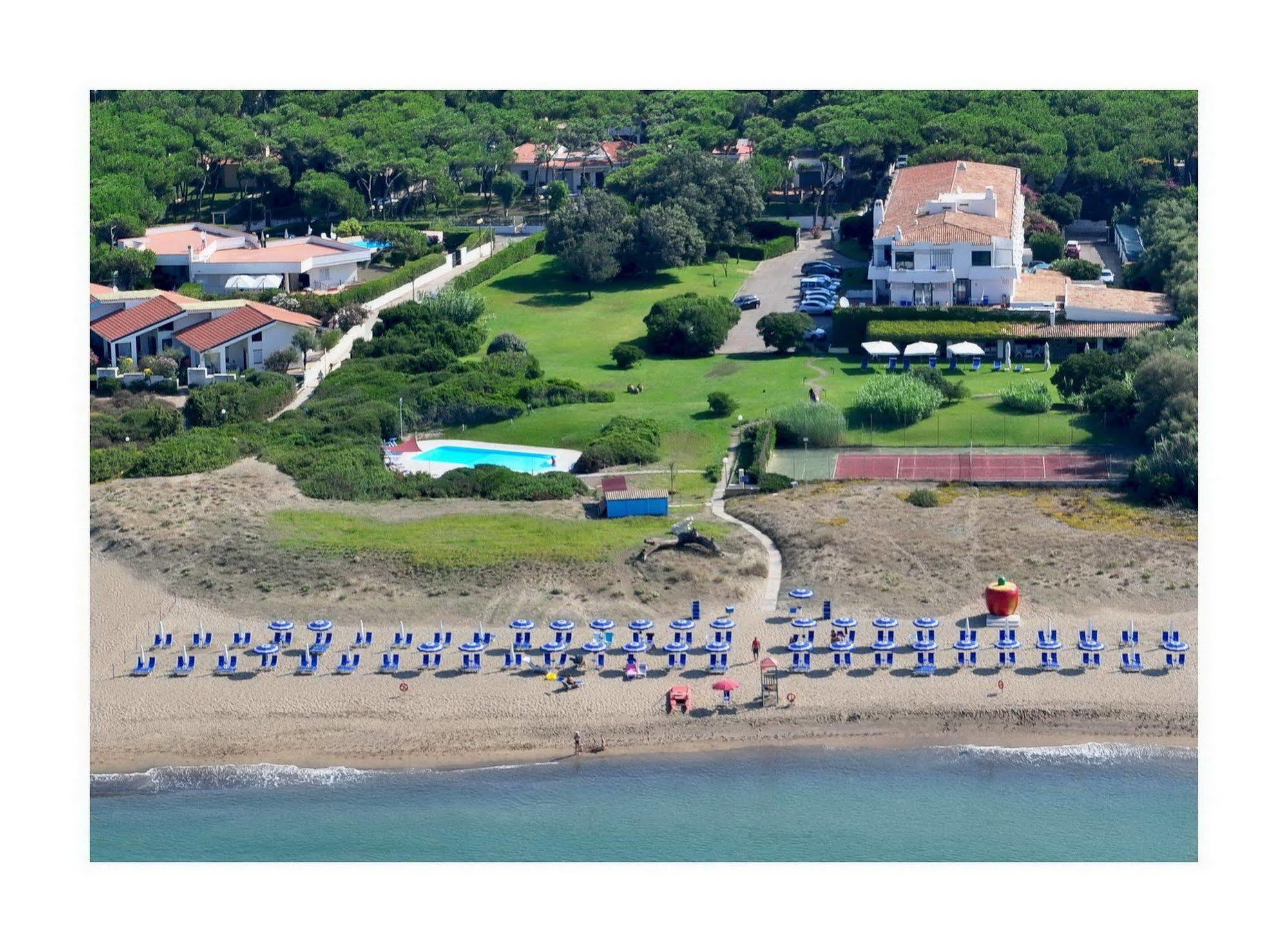 Hotel Della Baia Baia Domizia Dış mekan fotoğraf